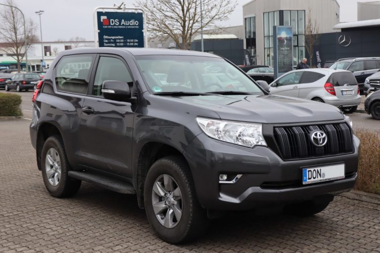 Toyota Land Cruiser j15 Radioeinbau mit DAB+ und Carplay & Android Auto