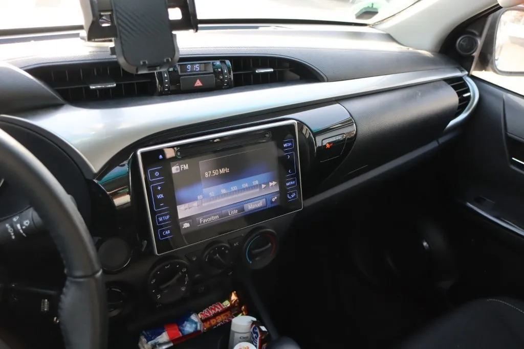 Hilux_Radio_GPS_DVD_2DIN_02