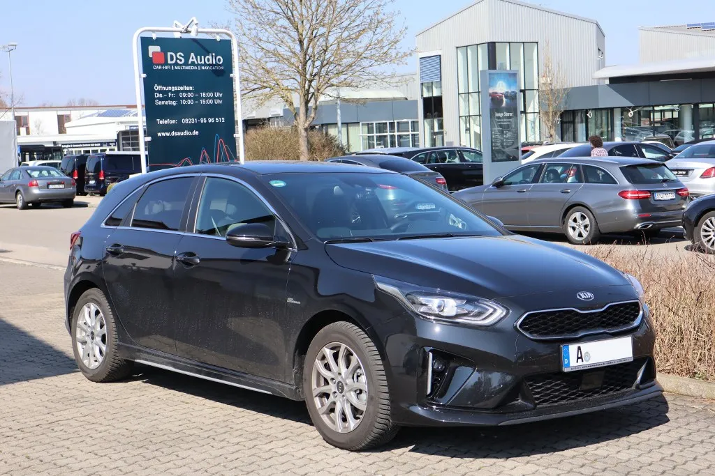 Kia_Ceed_DashCam_Einbau