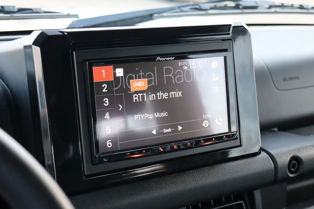 dab-plus-umbau-werkstatt-augsburg-bayern-navigation-touch-display