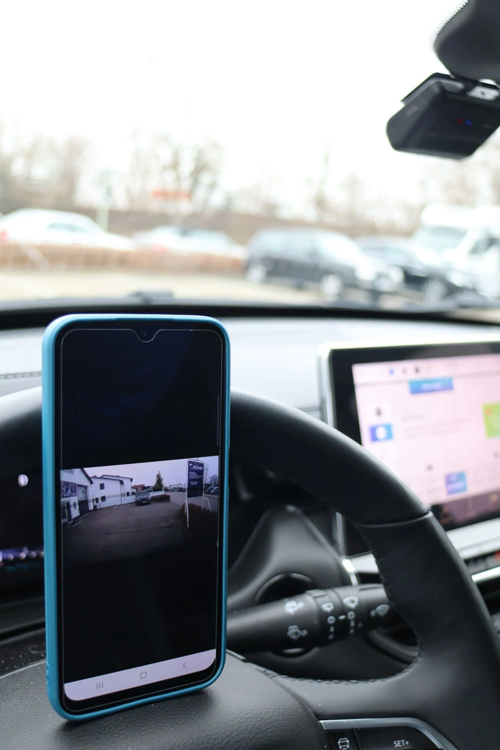 dashcam-nachruesten-lassen-fuer-auto-fahrzeug-kfz