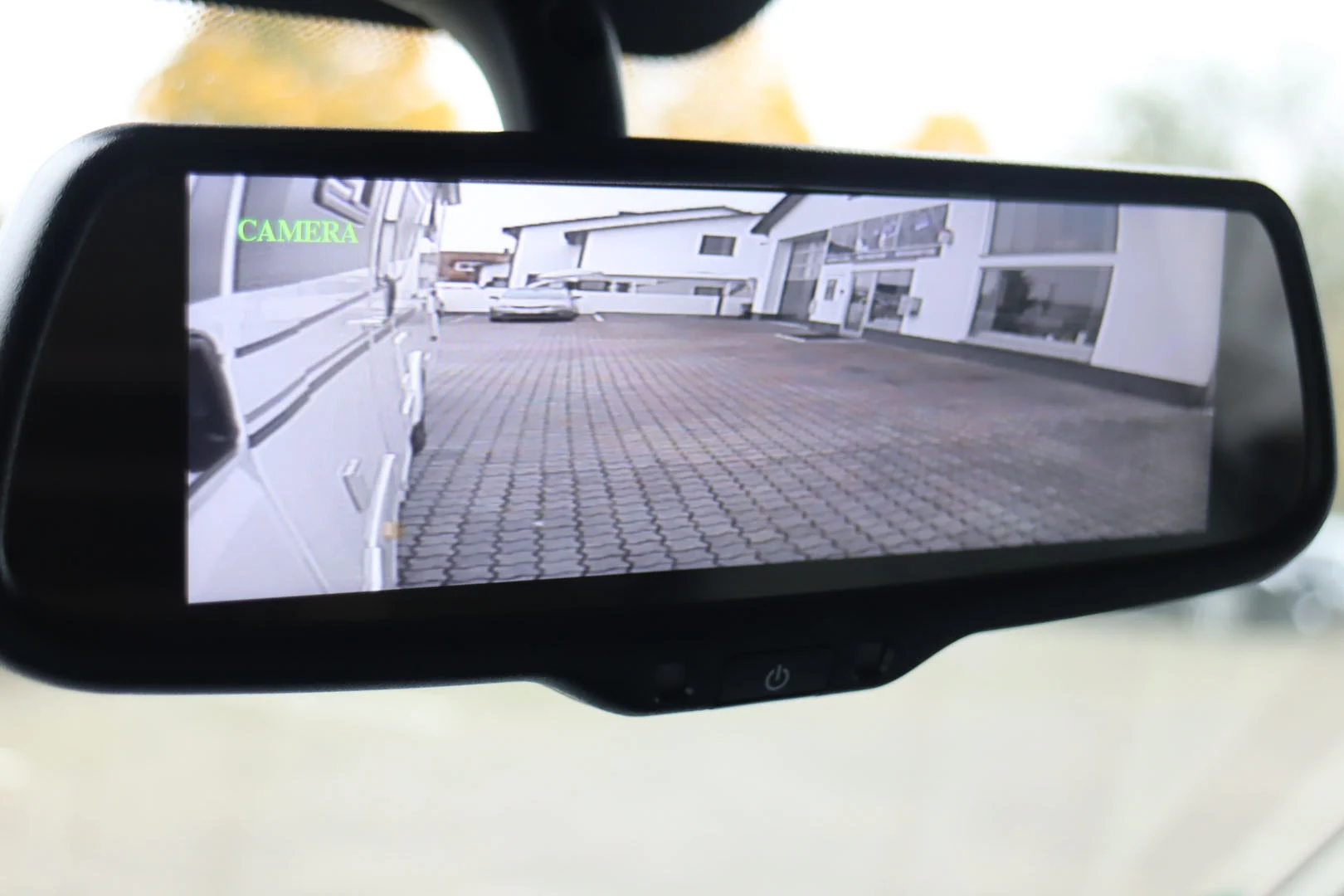 rueckfahrkamera-spiegel-hd-qualitaet-nachruesten-lassen-werkstatt-hifi-augsburg-bayern